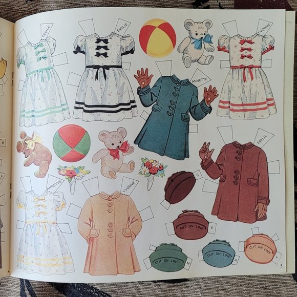 The Dionne Quintuplets Paper Dolls Book Unused - Picture 8 of 14